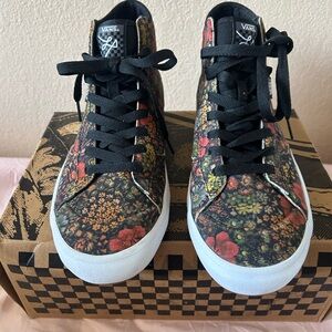 Vans Women's High-Top Sneakers “The Lizzie” - Black with Floral Print